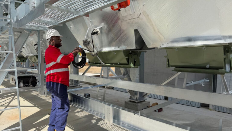 CMQ Engineering manufactures aggregate handling systems and concrete batch plants like the Advantage 250™, Portabatch™, and more.