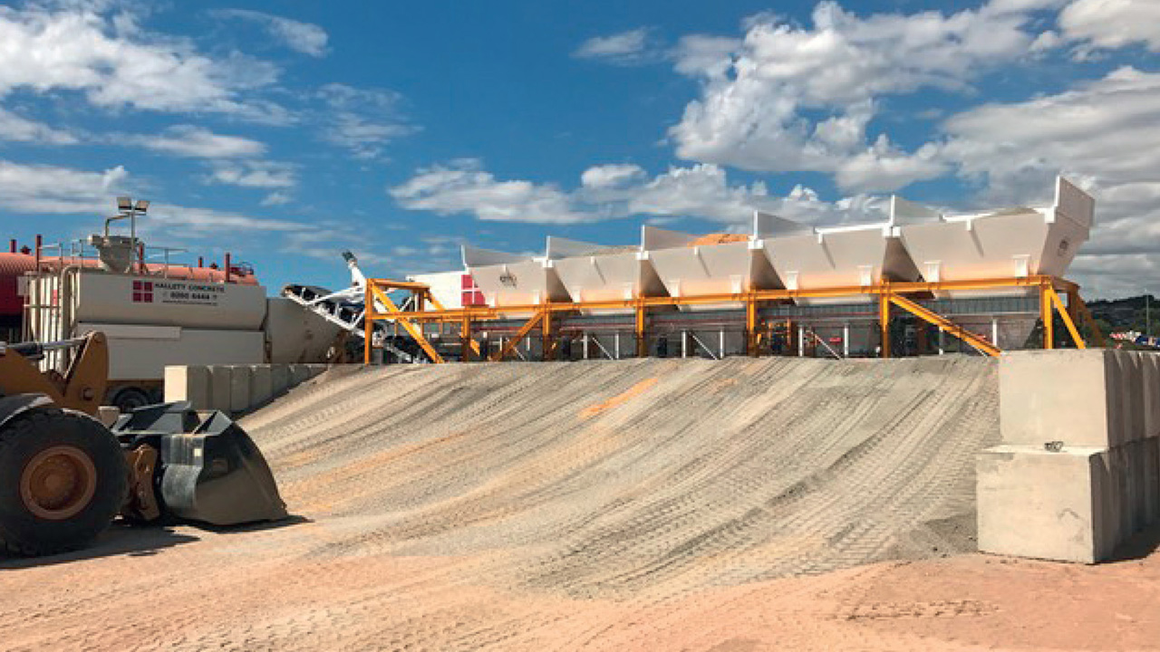 A 5-bin aggregate blending unit