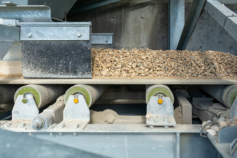 Precision weigh belt used in ready mix concrete production