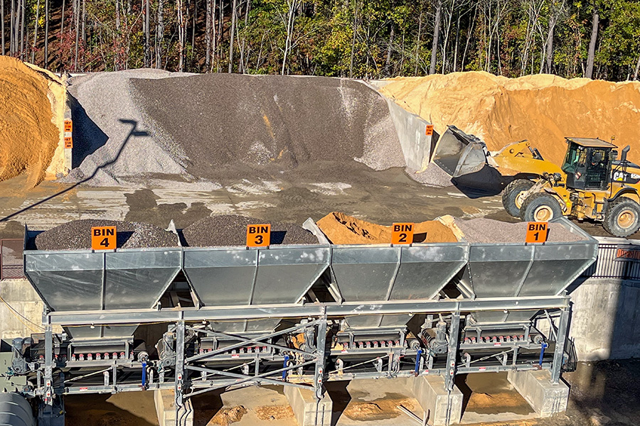 The aggregate blending unit of the Advantage 250™ is ideal for blending graded aggregates for ready-mix concrete.