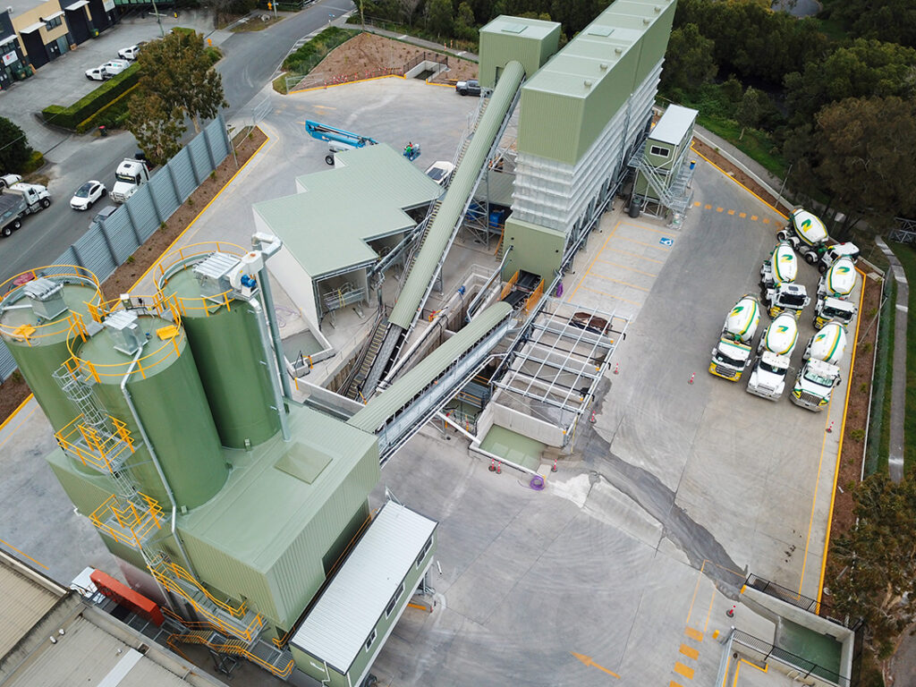 The concrete plant in Coorparoo is surrounded by an acoustic wall. The loading area and three slump stands are all enclosed and fitted with high-speed acoustic rolling doors.