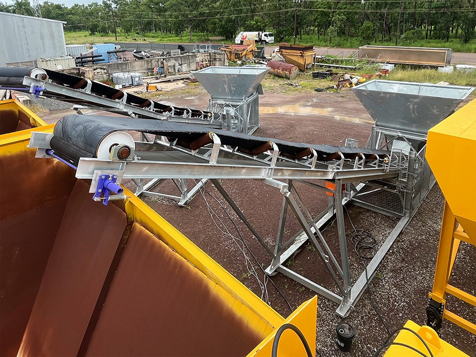 Optional relocatable aggregate boot bin and conveyor.